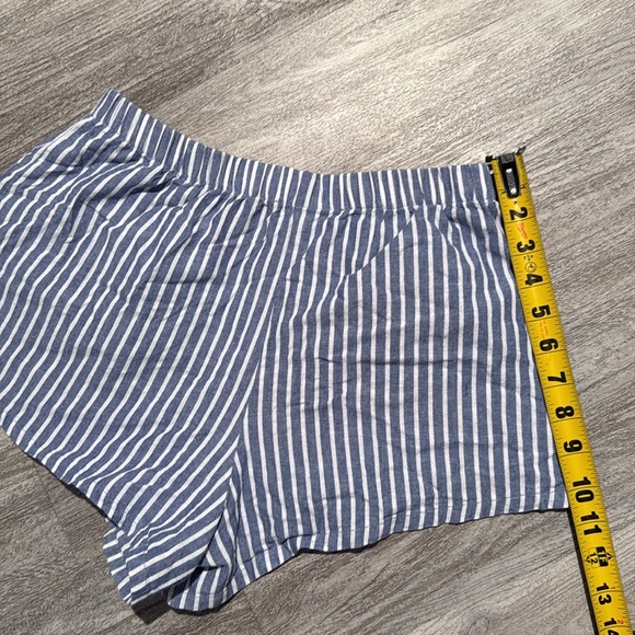 Reformation Striped Blue Women's Shorts - Picture 7 of 11
